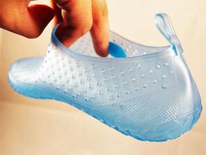 Individuelle Schuhe für öffentliche Plätze, um das Auftreten von Dornwarzen zu verhindern